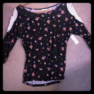 Lace Cut out sleeve long sleeve top